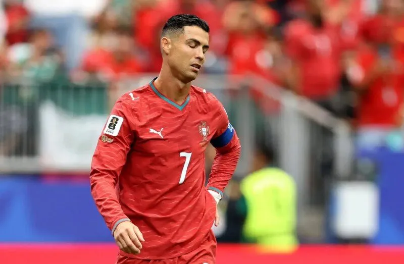Ronaldo đã không ghi bàn 10 trận liên tiếp