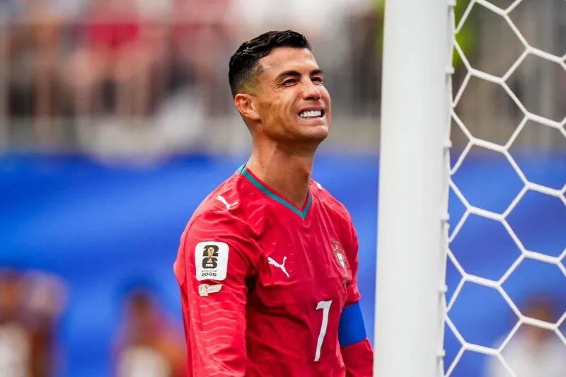 Ronaldo nhận cơn mưa chỉ trích