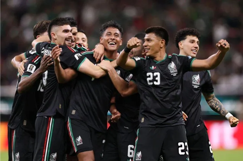ĐT Mexico là đội đầu tiên vào vòng knock-out