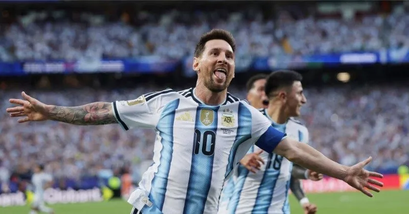 Messi chạm mốc 16 bàn tại World Cup