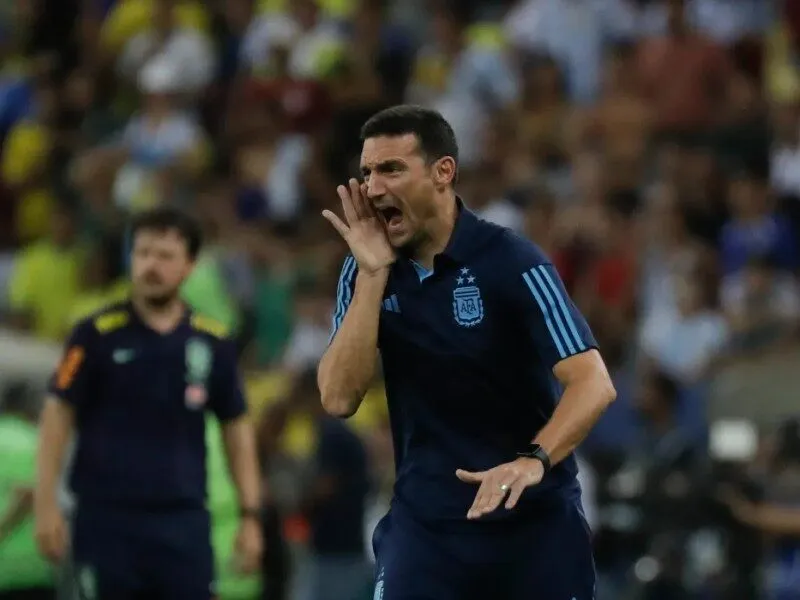HLV Lionel Scaloni đối mặt bài toán nhân sự khó