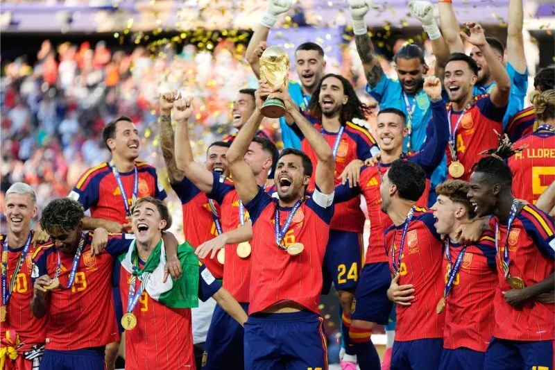 La Roja cho thấy sức mạnh đáng sợ