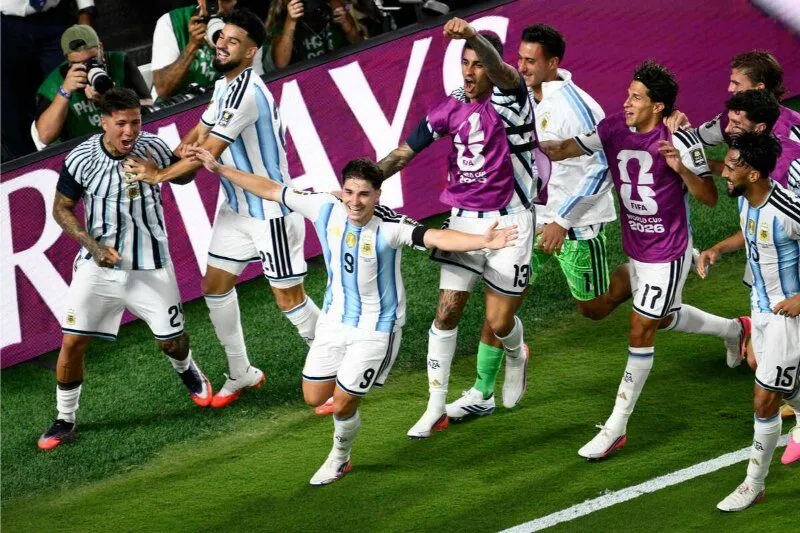 Argentina vượt khó khăn bằng bản lĩnh
